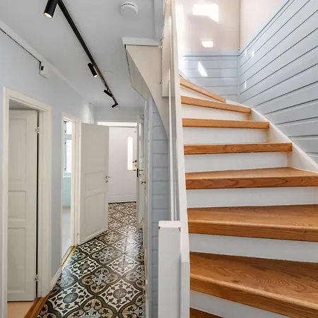 Sunny Terrace In Centre - Charming House بيت للعطل برغن