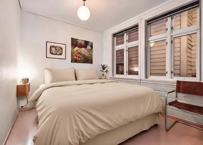 Sunny Terrace In Centre - Charming House Vakantiehuis