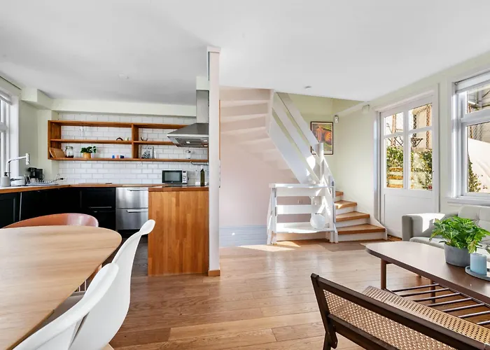 Sunny Terrace In Centre - Charming House