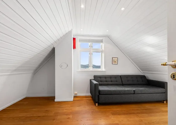 Vakantiehuis Sunny Terrace In Centre - Charming House